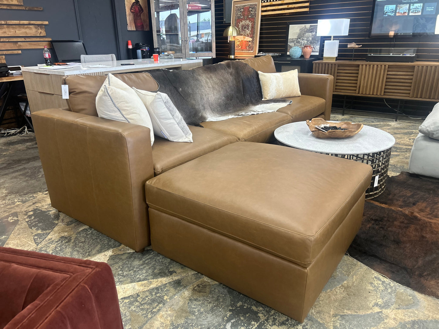Bassett Leather Beckham Modular Sectional