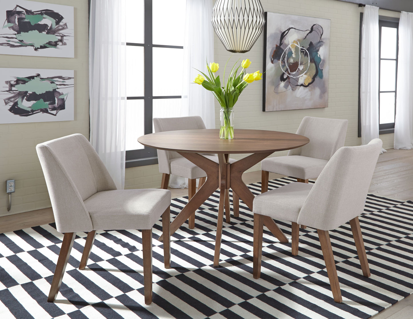 Round Pedestal and 4 Chairs