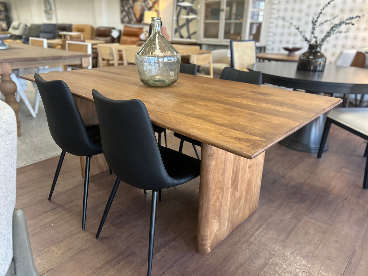 Dallas Dining Table LH