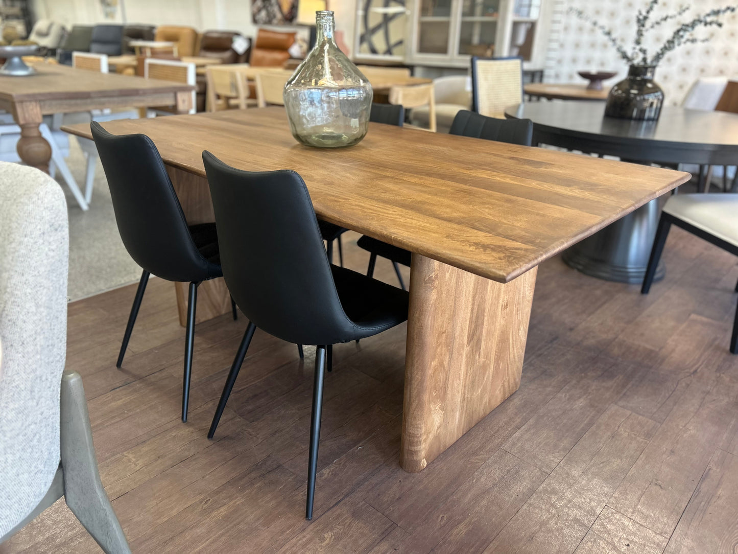 Dallas Dining Table LH