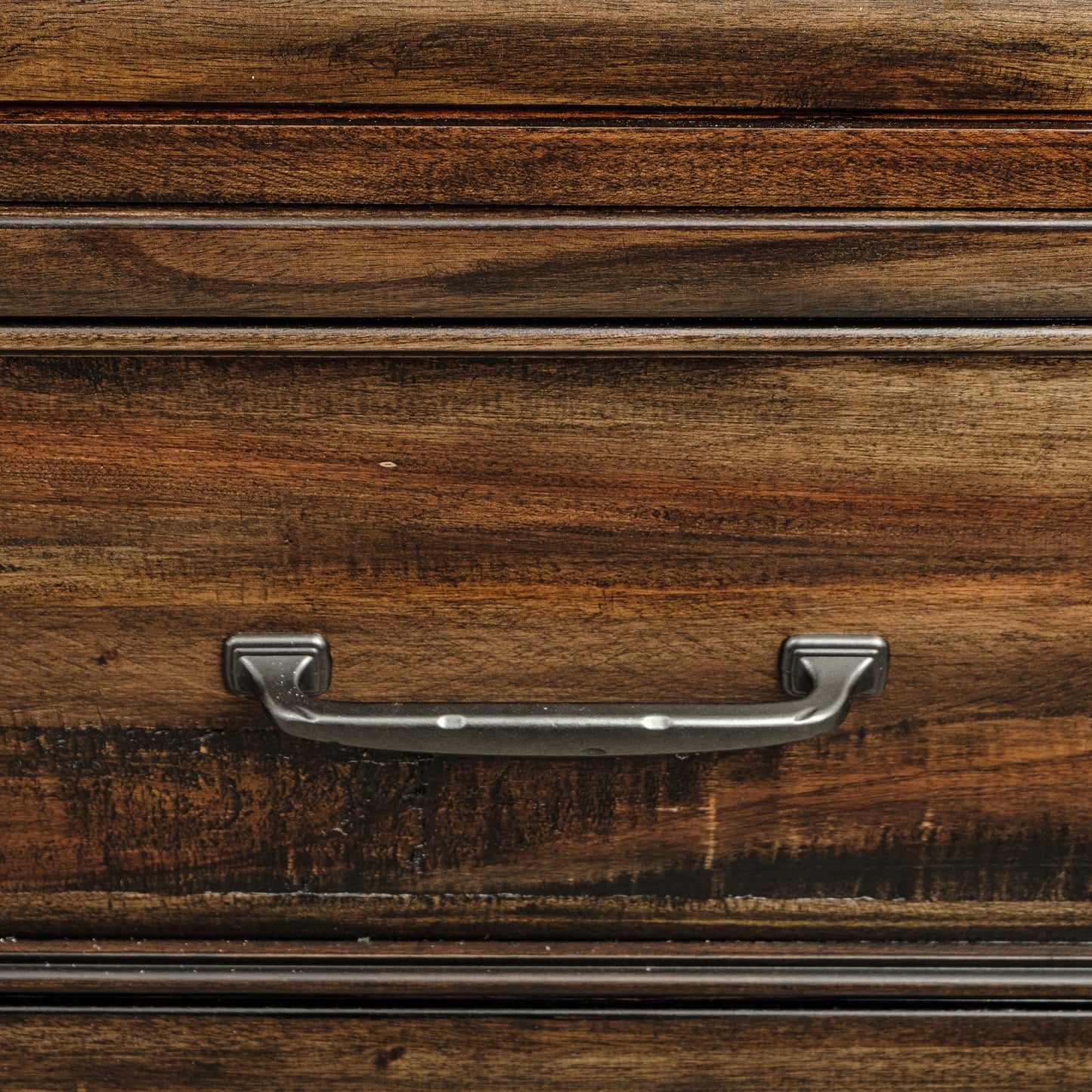 Avenue 8-drawer Chest