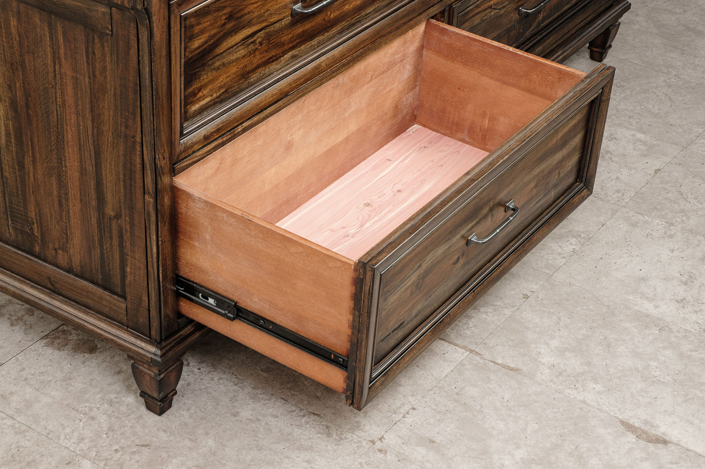 Avenue 8-drawer Chest