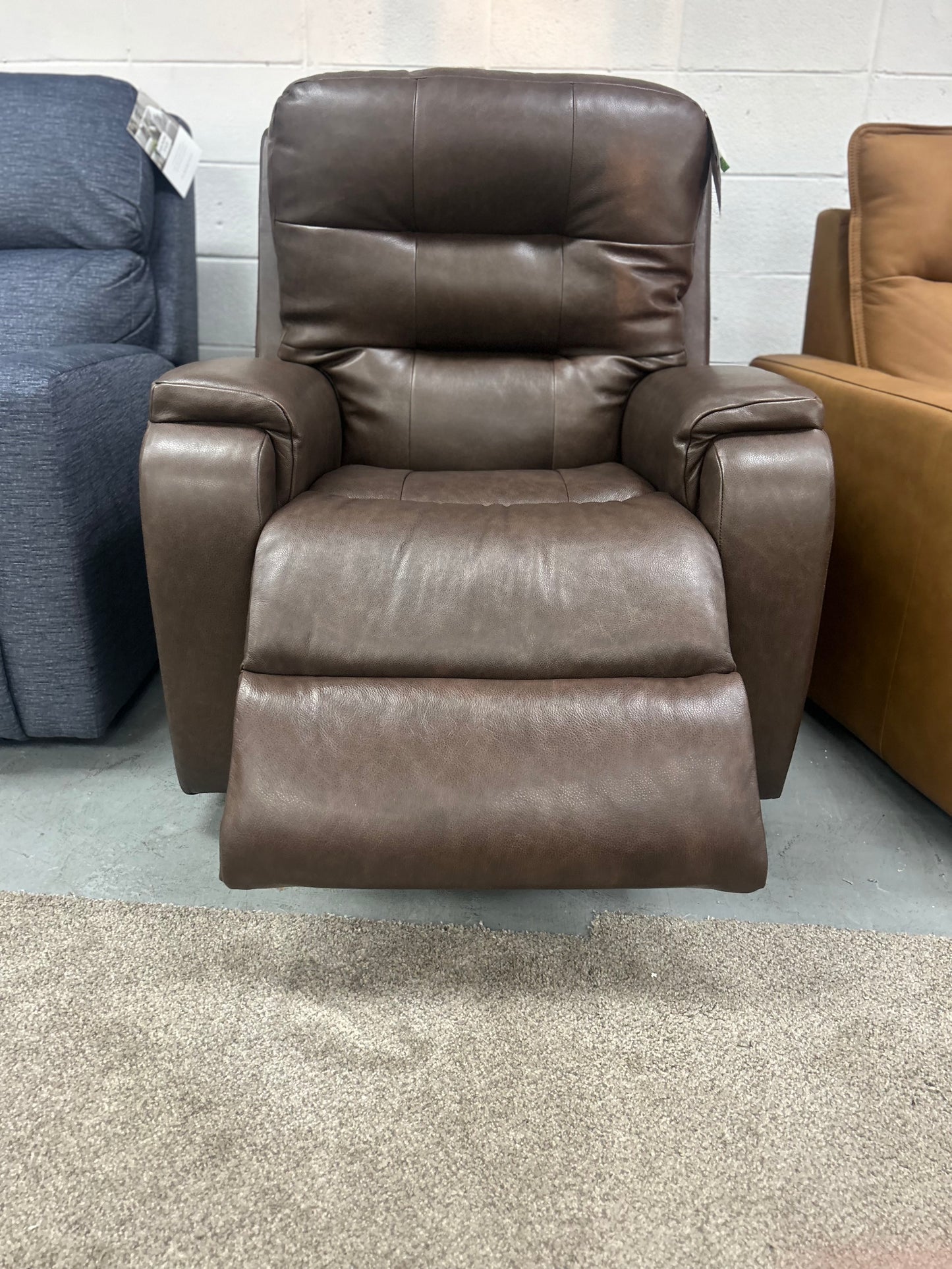 Flex Steel Leather Arlo Recliner in Tobacco Brown