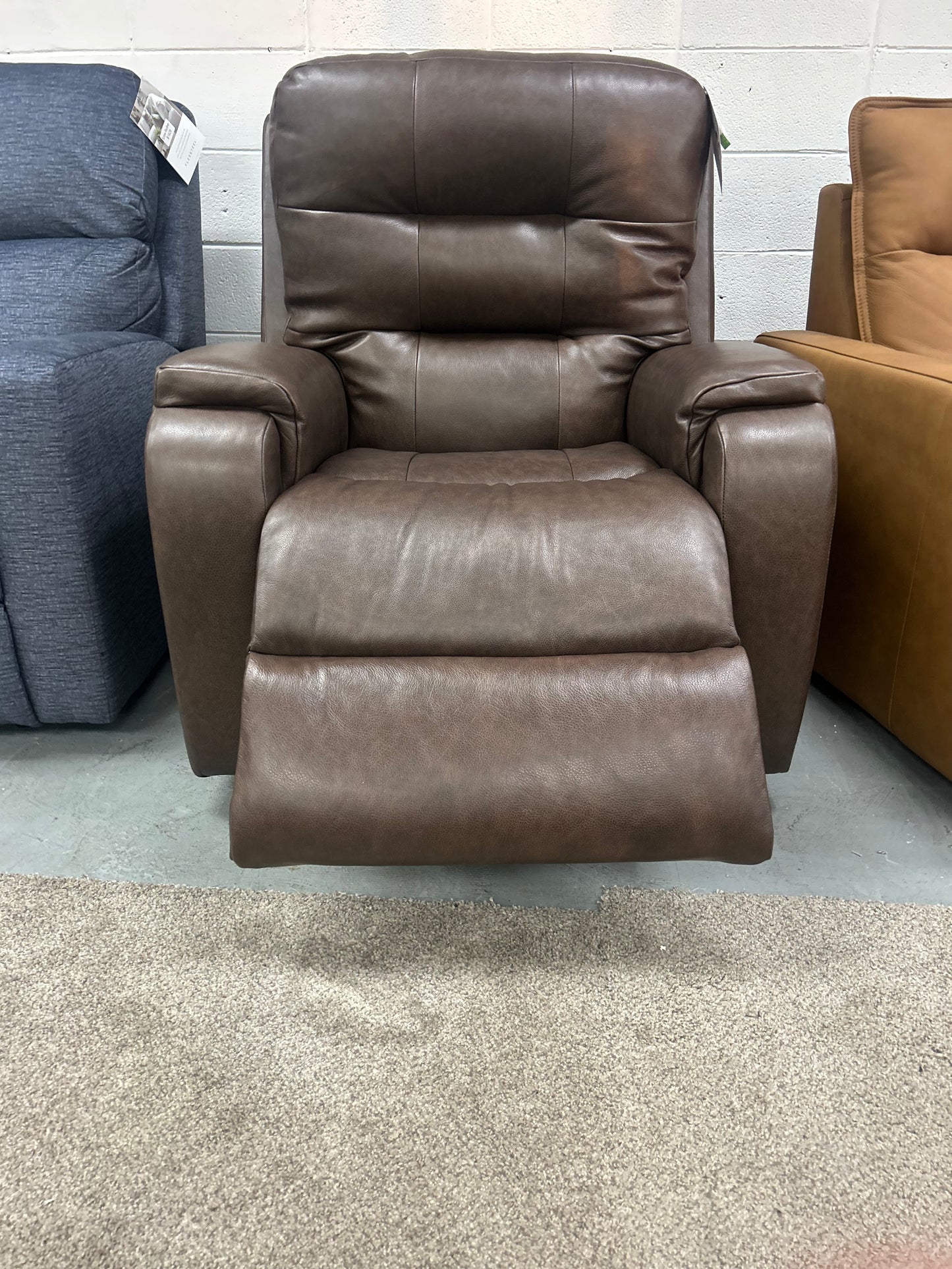 Flex Steel Leather Arlo Recliner in Tobacco Brown