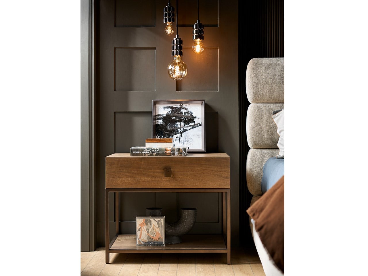 Universal Haze Nightstand